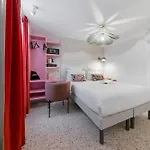 Hotel Trendy Canettes