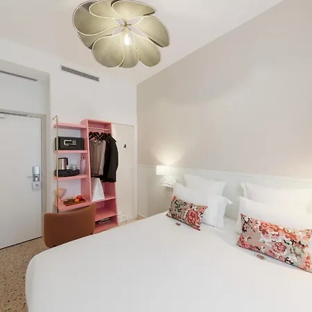Отель Trendy Canettes 3*