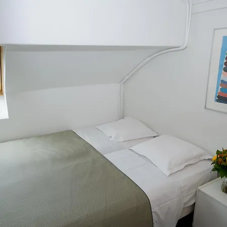 Des Canettes Hotel 3*