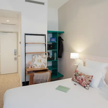 Des Canettes Hotel
