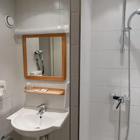 酒店 Trendy Canettes