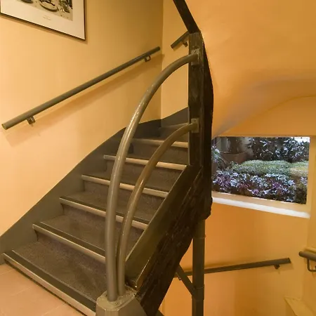 酒店 Trendy Canettes