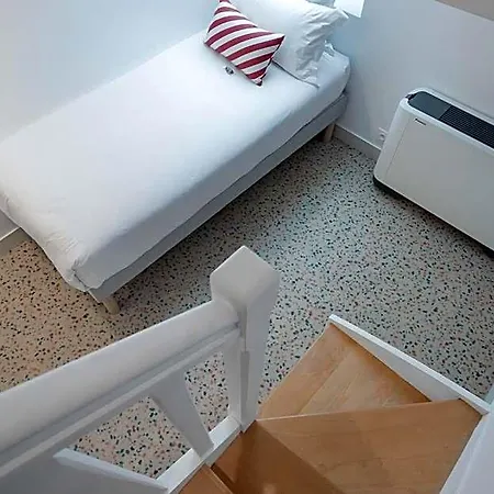 Trendy Canettes Hotel 3*
