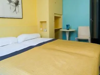 加内特酒店