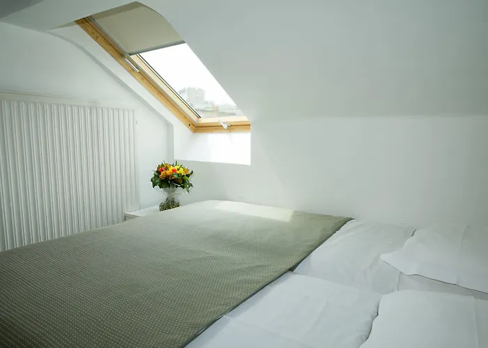 Trendy Canettes 호텔 3*