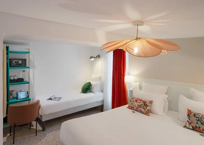 호텔 Trendy Canettes 3*